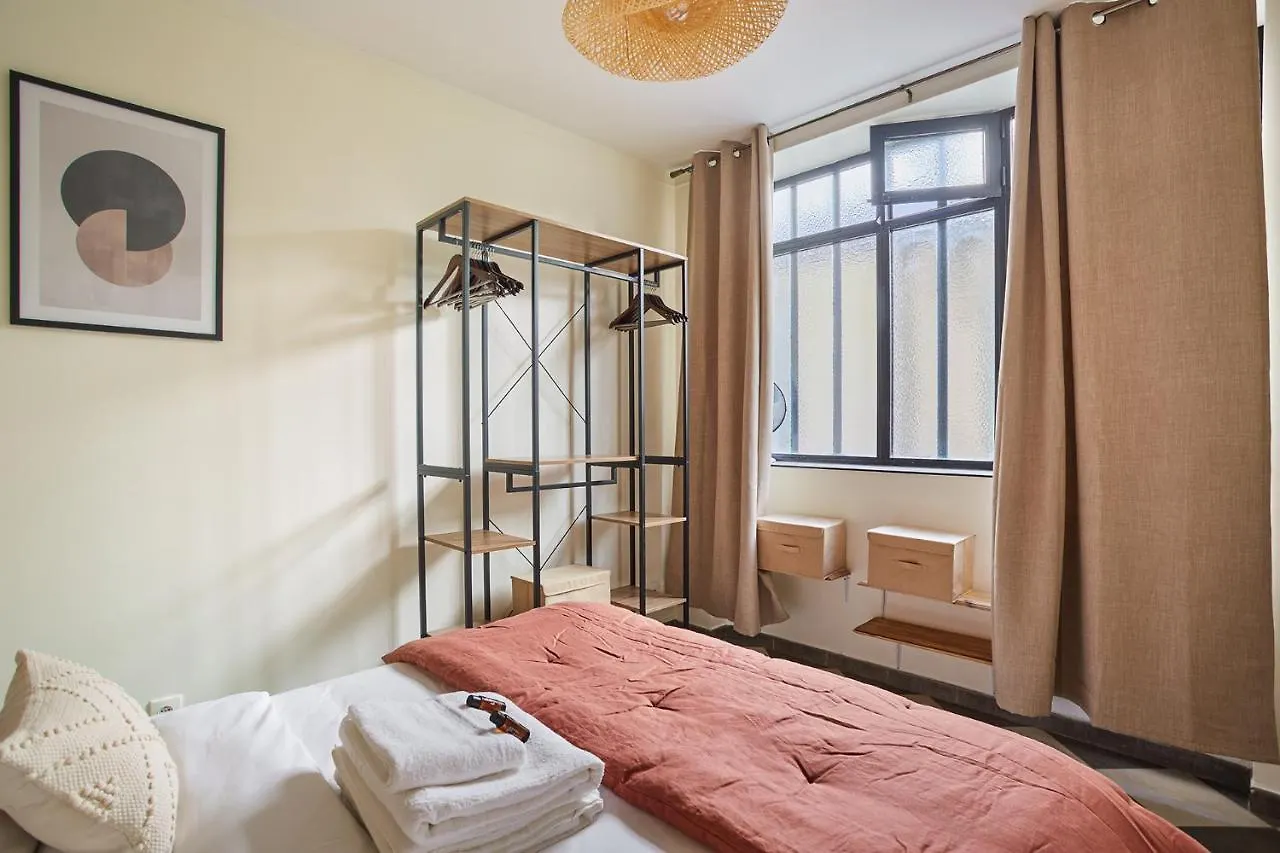 Apartment Center Of Paris By Studio Prestige